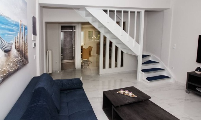 Corfu Town Apartamento | Garitsa Gem Suite - a stunning two-story house