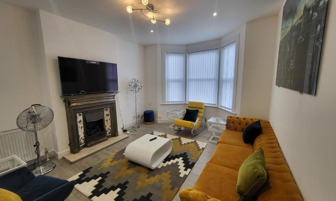 Finchley Apartamento | Garland Modern 4 Bedroom Central Apartment London