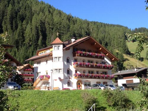 Selva di Val Gardena Hotel | Garni B&B Schenk