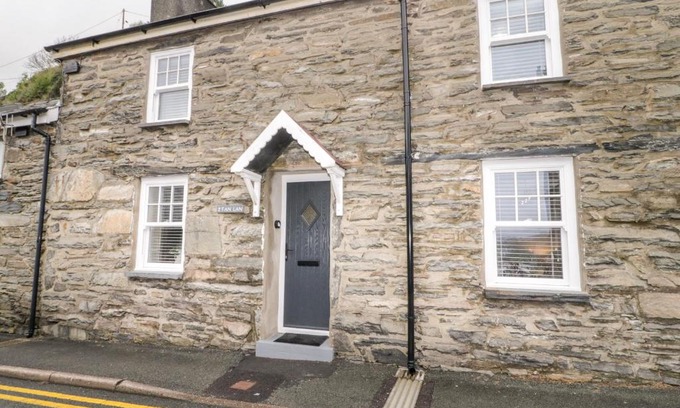 Tanygrisiau Casa | Garreg Lwyd