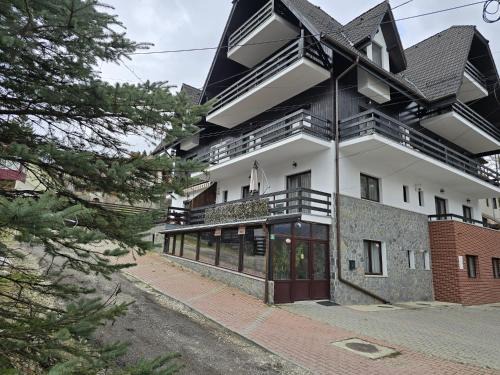 Sinaia Apartamento | Garsonieră La Mănăstire