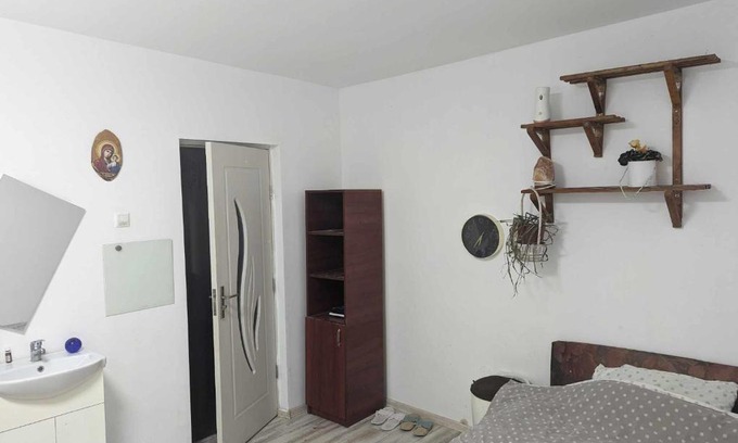Tulcea Casa | Garsoniera in apartament liber