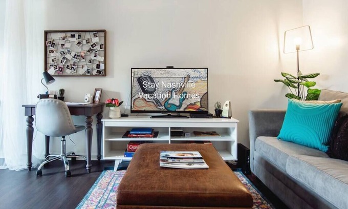 Melrose Condominio | Garth - The Dance - Free Parking