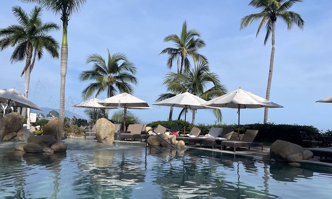 Ex Hacienda El Pitillal Complejo | Garza Blanca 5 Diamond Resort: Stunning 3 Bedroom Beach Lockoff