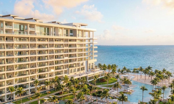 Downtown Cancun Complejo | Garza Blanca 5 Star Resort Cancun: Dec 21 - 28, 2024 Tropical Holiday Vacation
