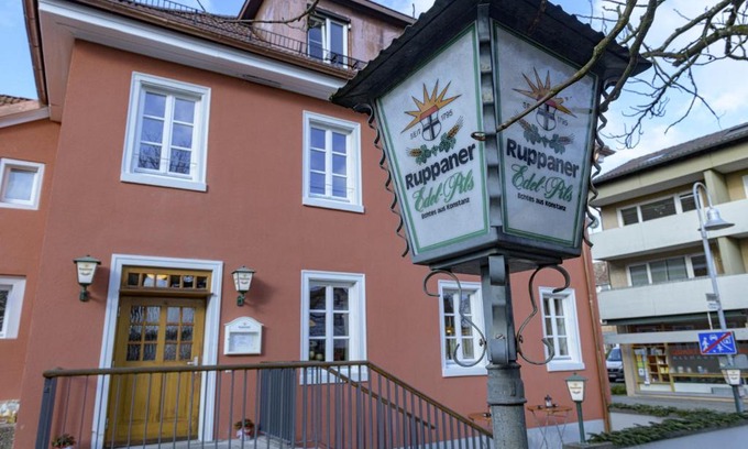 Allmannsdorf Casa | Gasthaus Adler Allmannsdorf