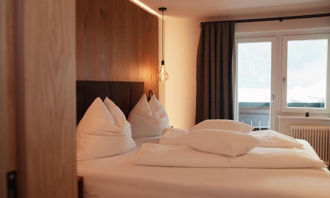 Schonbach Hotel | Gasthof Schütthof