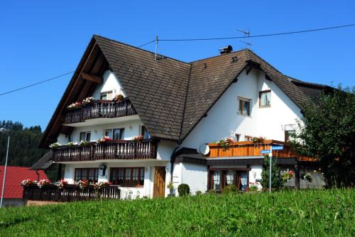 Elzach Casa | Gasthof Richebächli