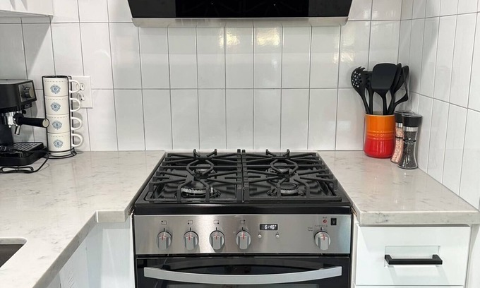 Baldwin Park Casa | Gated & Morden 1bed1bath house in Baldwin Park with WiFi and AC