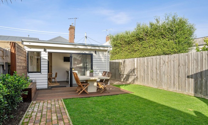 Geelong West Casa | Gatehouse on Elizabeth