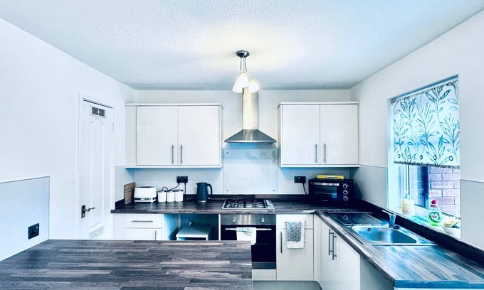 Newcastle-upon-Tyne Casa | Gateshead Gem - Modern 3 Bedroom House