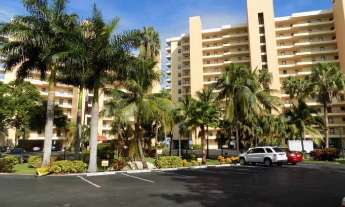Punta Rassa Condominio | Puerta de entrada a Sanibel / Captiva 2/2 pies. Myers Condo