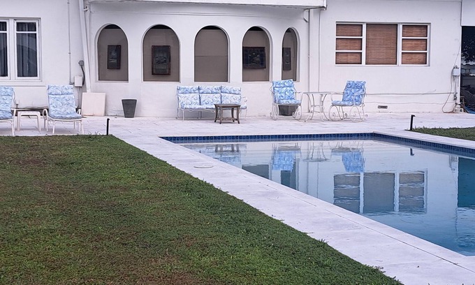 Fort Myers Casa | Gather friends and family in this historical home.
