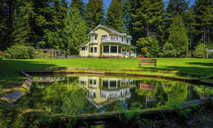 Bertsch-Oceanview Casa | Gather in the Redwoods | 5 Bed, 3.5 Bath