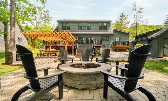 Oakland Casa | Gathering Place: Lakefront w. boat slip | Dog friendly | Hot tub | Fire pit