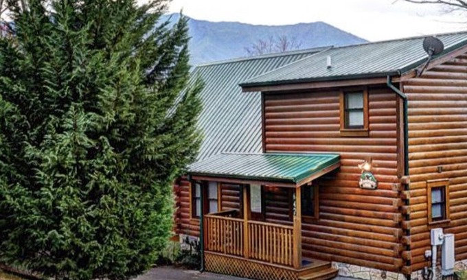 Black Bear Falls Cabina | Gatlin Lodge 3 Miles to Downtown Gatlinburg