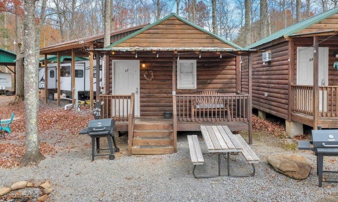 Gatlinburg - Pigeon Forge Casa | Gatlinburg Cabin Near Ripley's Aquarium