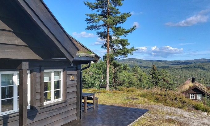 Treungen Casa | Gautefall, Orrebu: cabaña acogedora de alto estándar con jacuzzi y sauna