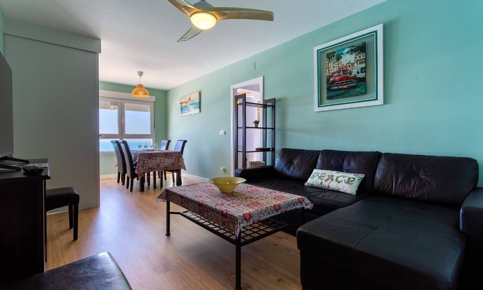 Cadiz Apartamento | GAVIOTA Family Home free parking by Cadiz4Rentals