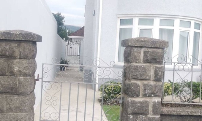 Port Talbot Casa | Step Free Bungalow/Close To The Beach