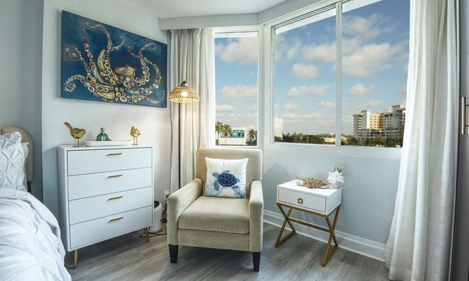 East Fort Lauderdale Hotel | GC Turtle Cove. Cozy cute. Nestled on Fort Lauderdale scenic intercostal.