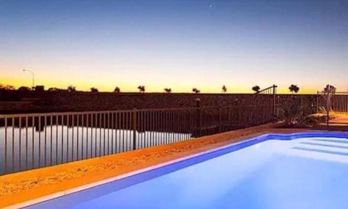 Exmouth Casa | Gecko - On the Marina with Pool & Private Jetty