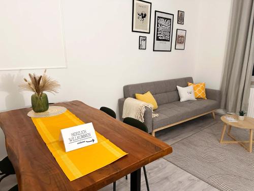 Neumuenster Apartamento | Gemütliche 3-Zimmer Wohnung zentral