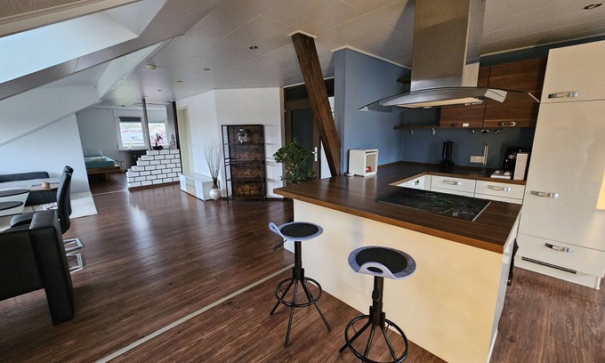 Kirchheim unter Teck Apartamento | Gemütliche Loft-ferienwohnung mit Blick auf die Burg Teck in Ruhiger Lage