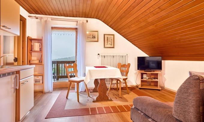 Rabenstein Apartamento | Acogedor apartamento con gran balcón cubierto orientado al sur