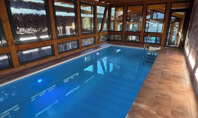 Heles Apartamento | Gemütliche Fewo für 2 Familien mit Schwimmbad - im Wald!