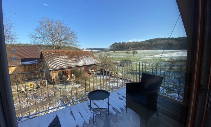 Ueberlingen Apartamento | Gemütliche Großzügige Ferienwohnung mit Balkon auf dem Biohof am Bodensee