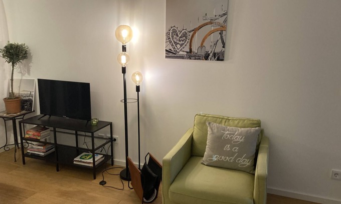 Alte Heide-Hirschau Apartamento | Gemütliche Wohnung, Zentral Aber Ruhig. Familienfreundlich!