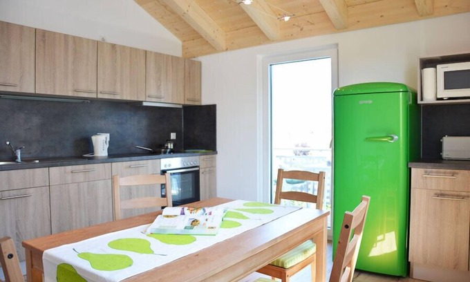 Zirndorf Apartamento | Acogedora casa de vacaciones (80 m²) con balcón y conexión inalámbrica a internet gratuita.