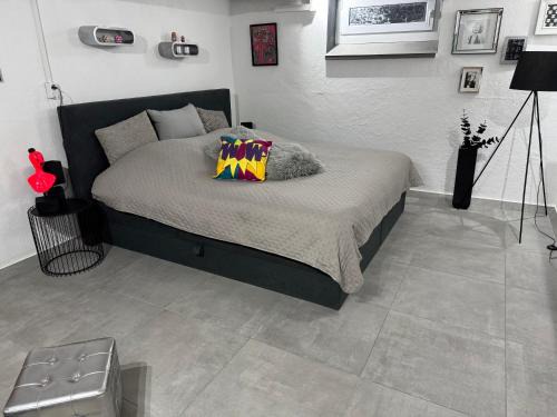 Bocholt Casa | Gemütliches Kellerzimmer + Bad