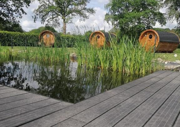 Burg Casa | Gemütliches Schlaffass am Schwimmteich mit Heizung