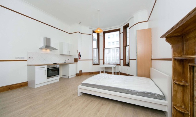 Kensington Apartamento | Generous Studio Apartment in Kensington