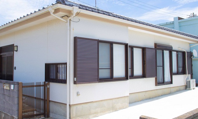 Katakai Casa | Genki na yado Katakai 3 min. walk to the beach! Japanese-style room with 8 tatami mats and Western-style room with 6 tatami mats, spacious living room, 2LDK, 2 parking spaces.
