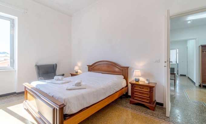 San Fruttuoso Apartamento | Genoa San Fruttuoso Vintage & Roomy Flat x5