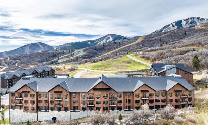 Deer Valley Apartamento | GenX inspired Luxury Pioche Village Studio near Deer Valley East Village, Hot Tub
