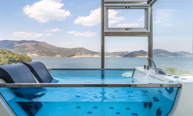 Irun-myeon Casa | Geoje Badageurigo Pension