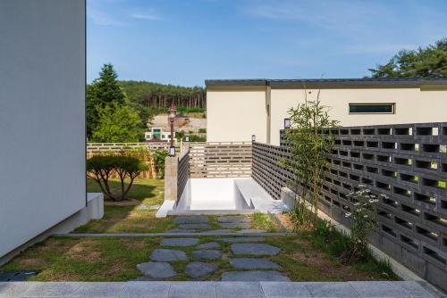 Gangneung Casa | Geonhaeng Pension