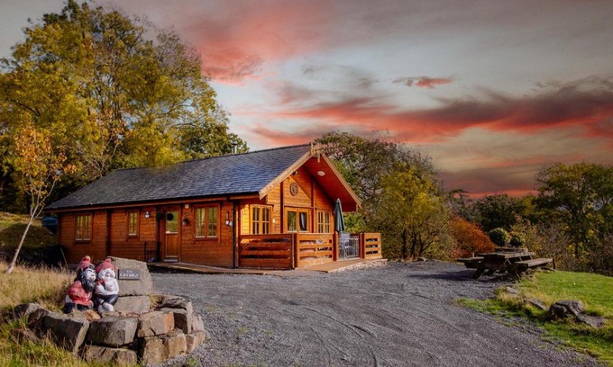 Welshpool Chalet De Esquí | George Cabin - Log Cabin in Wales with Hot tub
