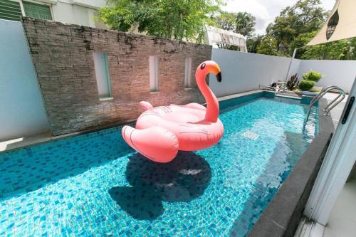 Downtown George Town Casa | GeorgeTown PrivatePool Snooker 25Pax BBQ