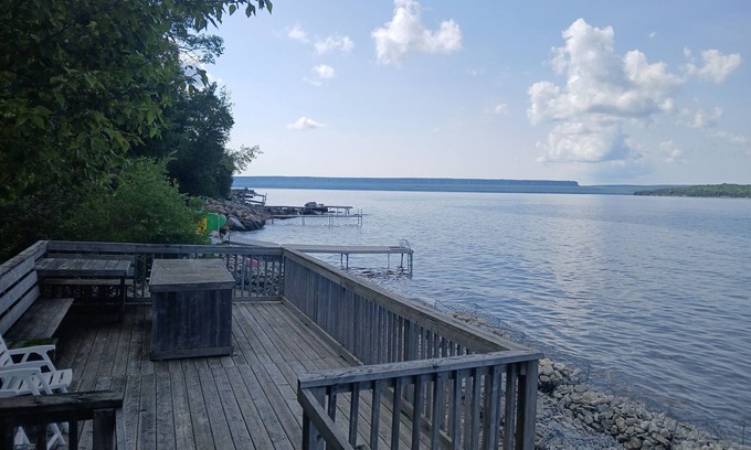 Georgian Bluffs Cabaña | Georgian Bay Waterfront Home / Cottage: Spectacular Escarpment and Island Views