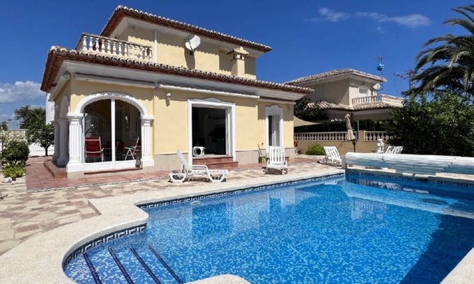 Els Poblets Villa | Geräumige Villa in Strandnähe mit Eigenem Pool. Familien- & Haustierfreundlich