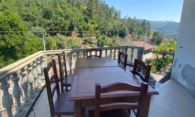 Terras de Bouro Casa | Gerês, Town house a few meters from the river