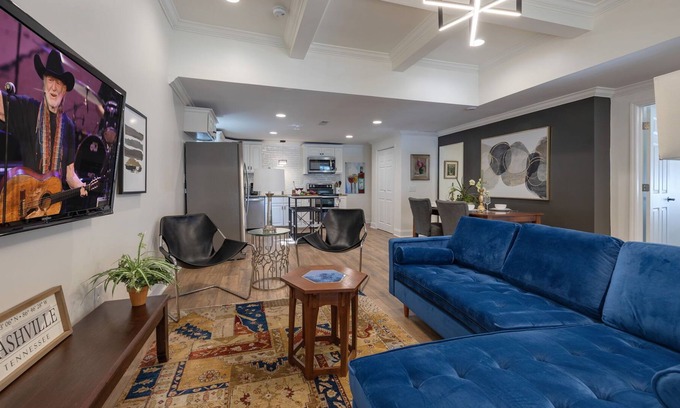 Salemtown Casa | Germantown Gem-Heart of Germantown/Salemtown