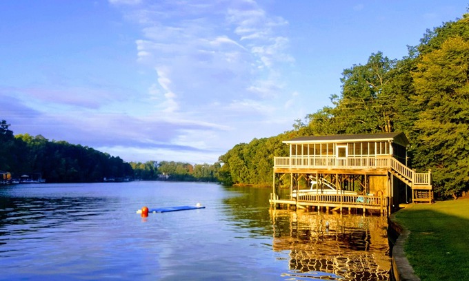 Mount Gilead Casa | La vida es BUENA en el lago: ¡disfruta de los colores del otoño y relájate con amigos!
