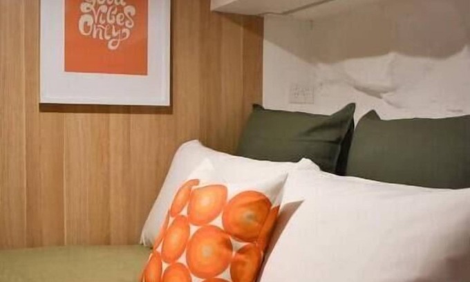 West Hobart Apartamento | Get Funky in the heart of Hobart. The Funky Den. Parking!