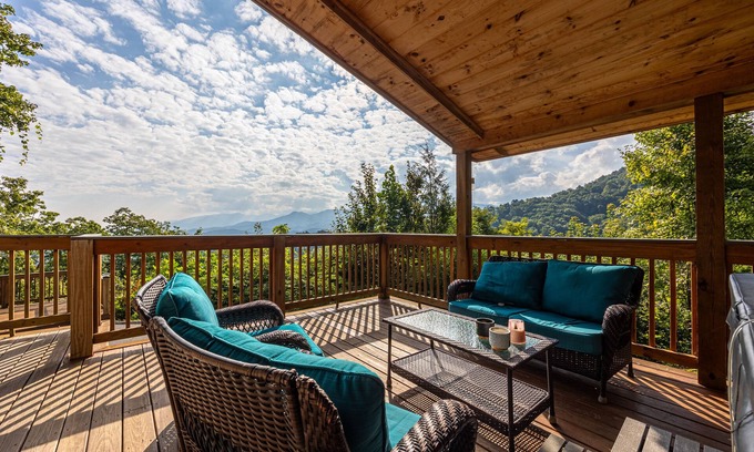 Chalet Village Cabaña | Get Ober Excited For Mountain Snow